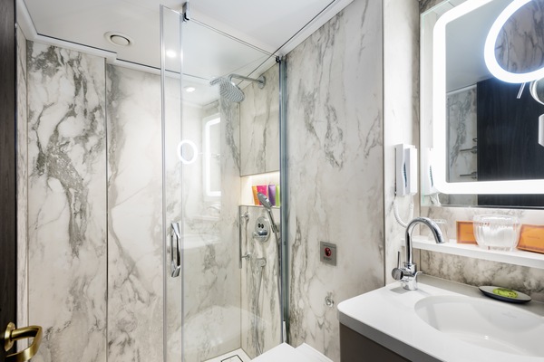 Riverside Luxury Cruises DEBUSSY BACH RAVEL Melody and Symphony Suite - Ian Schemper Photography 4.jpg